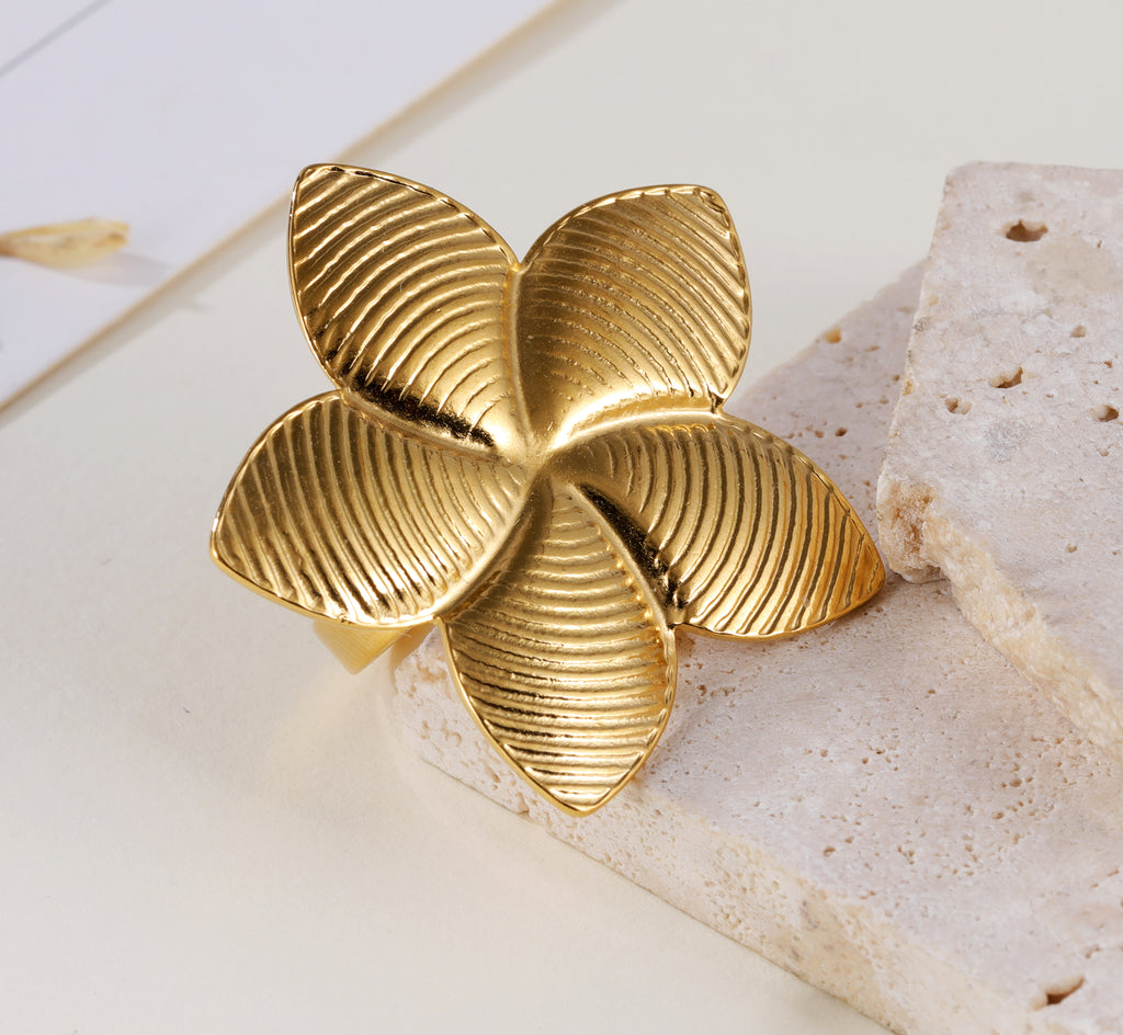 Artistic Petal Ring - Elegant Jewelry for Women | G005242