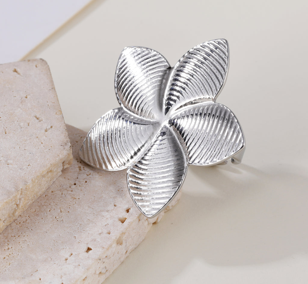 Artistic Petal Ring - Elegant Jewelry for Women | G005242