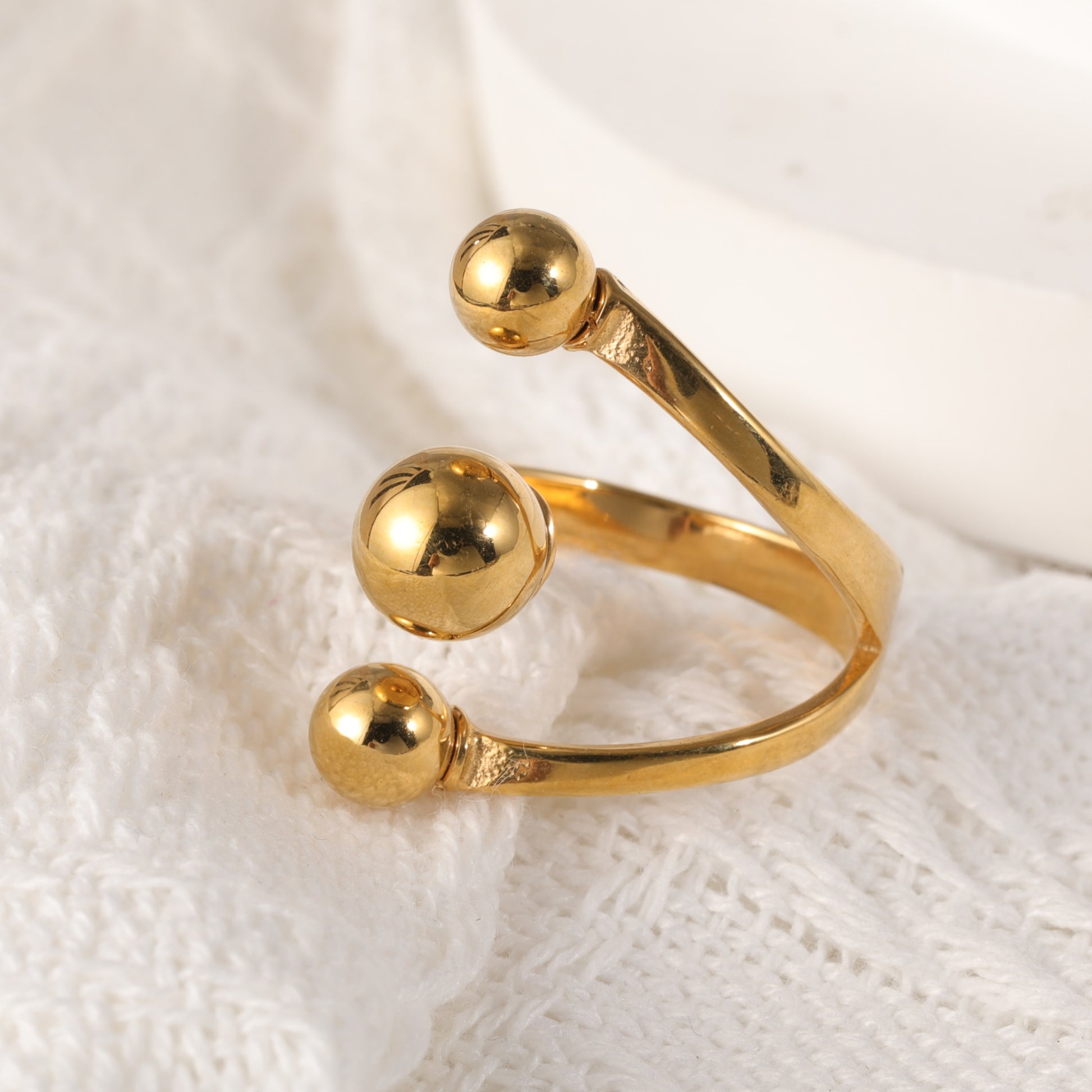 Modern Stainless Steel Cluster Waterproof Ring with Multiple Spheres Women Waterproof Ring丨G00838