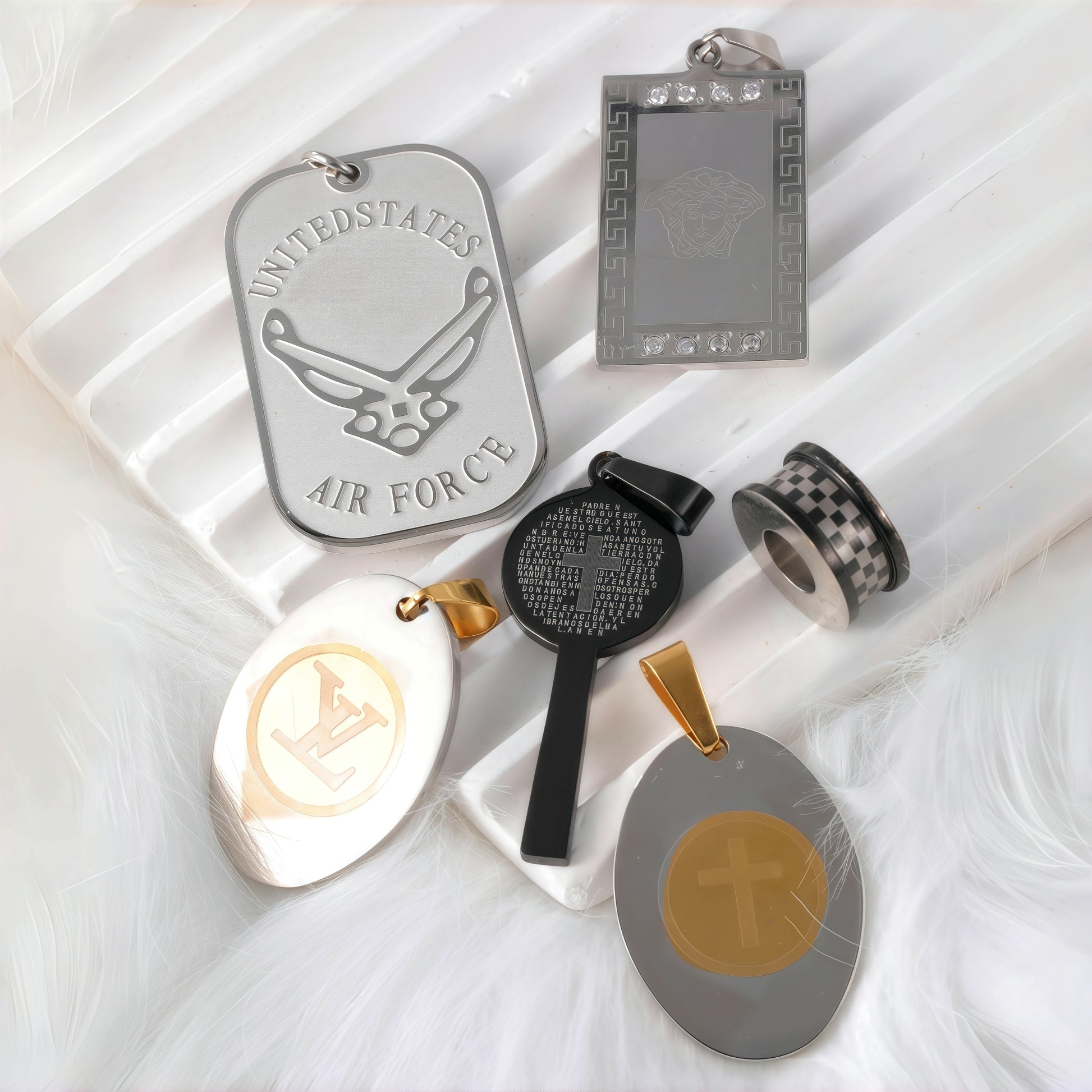 Fashion Earrings and Pendants Set Unsex Design
