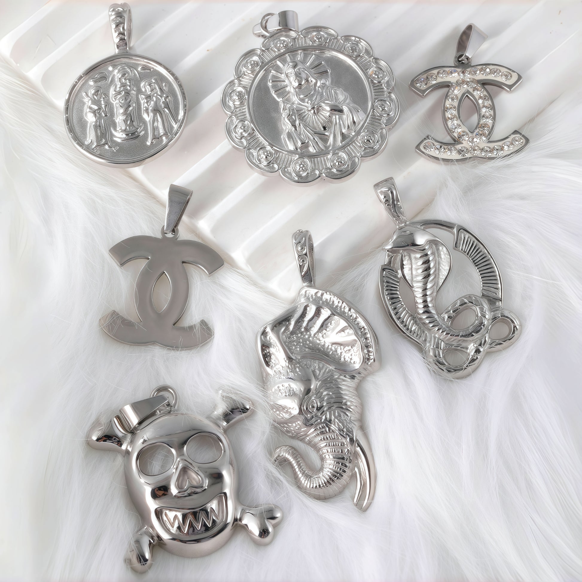 Fashion Earrings and Pendants Set Unsex Design