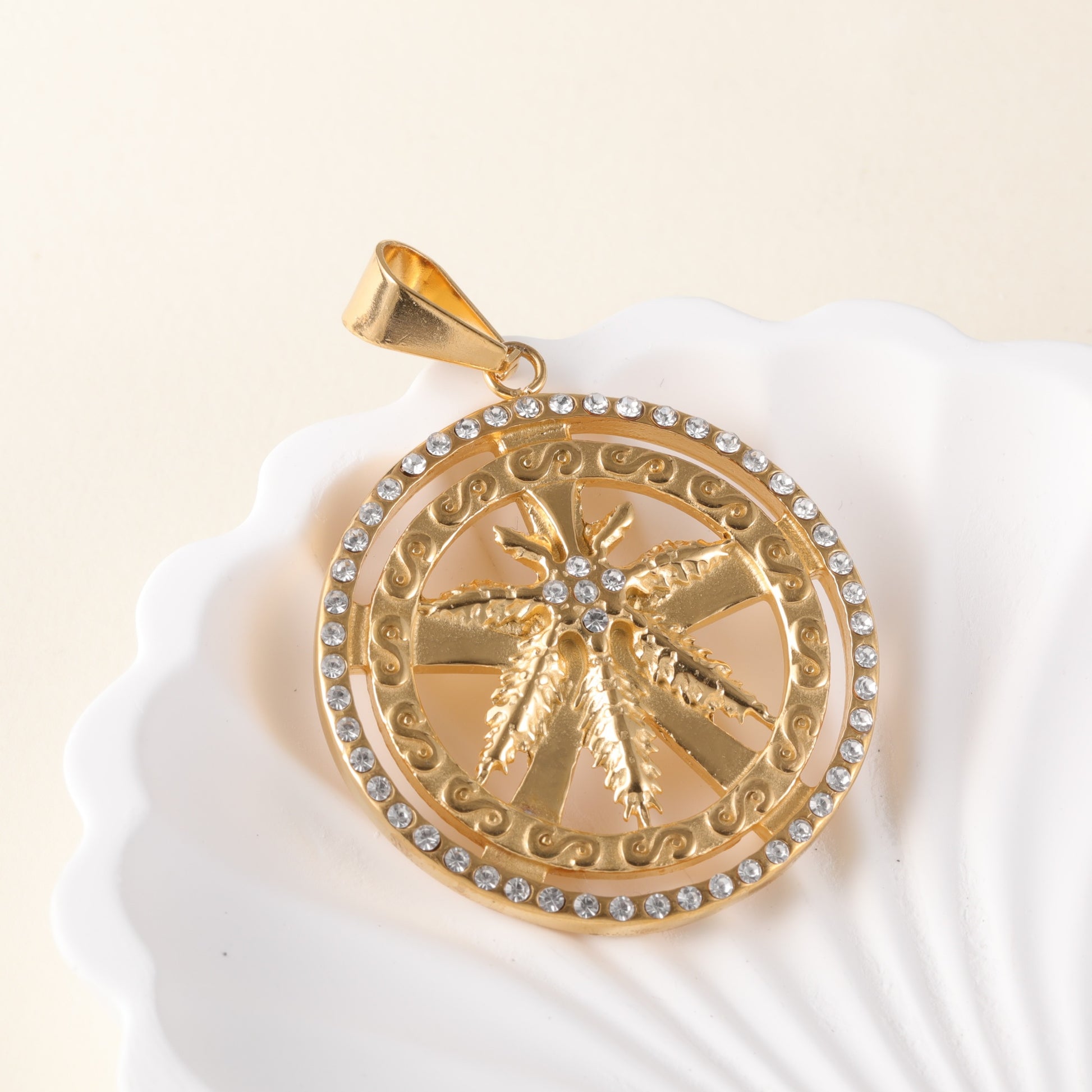 24K gold-plated stainless steel pendant, non-allergenic and non-fading