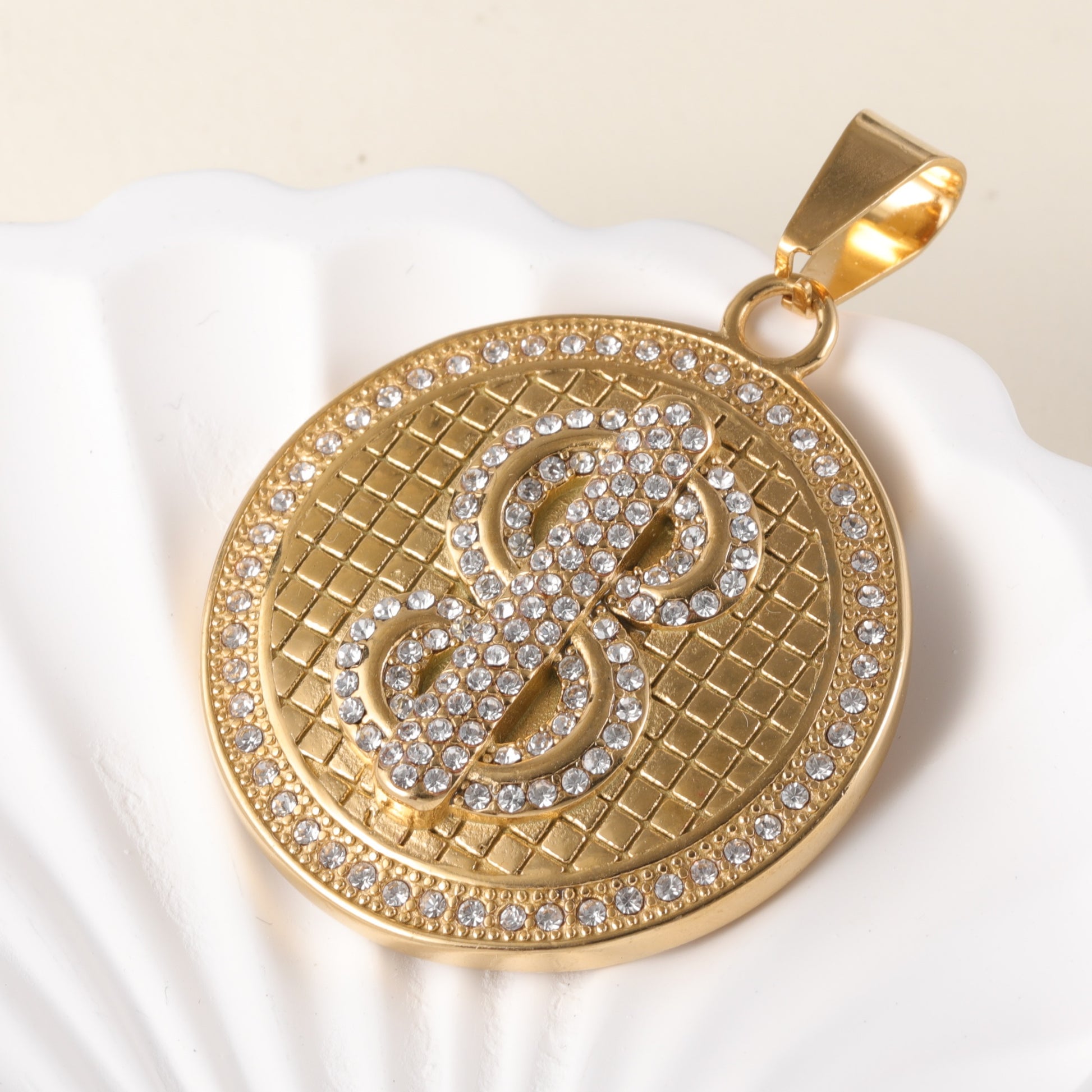 24K gold-plated stainless steel pendant, non-allergenic and non-fading