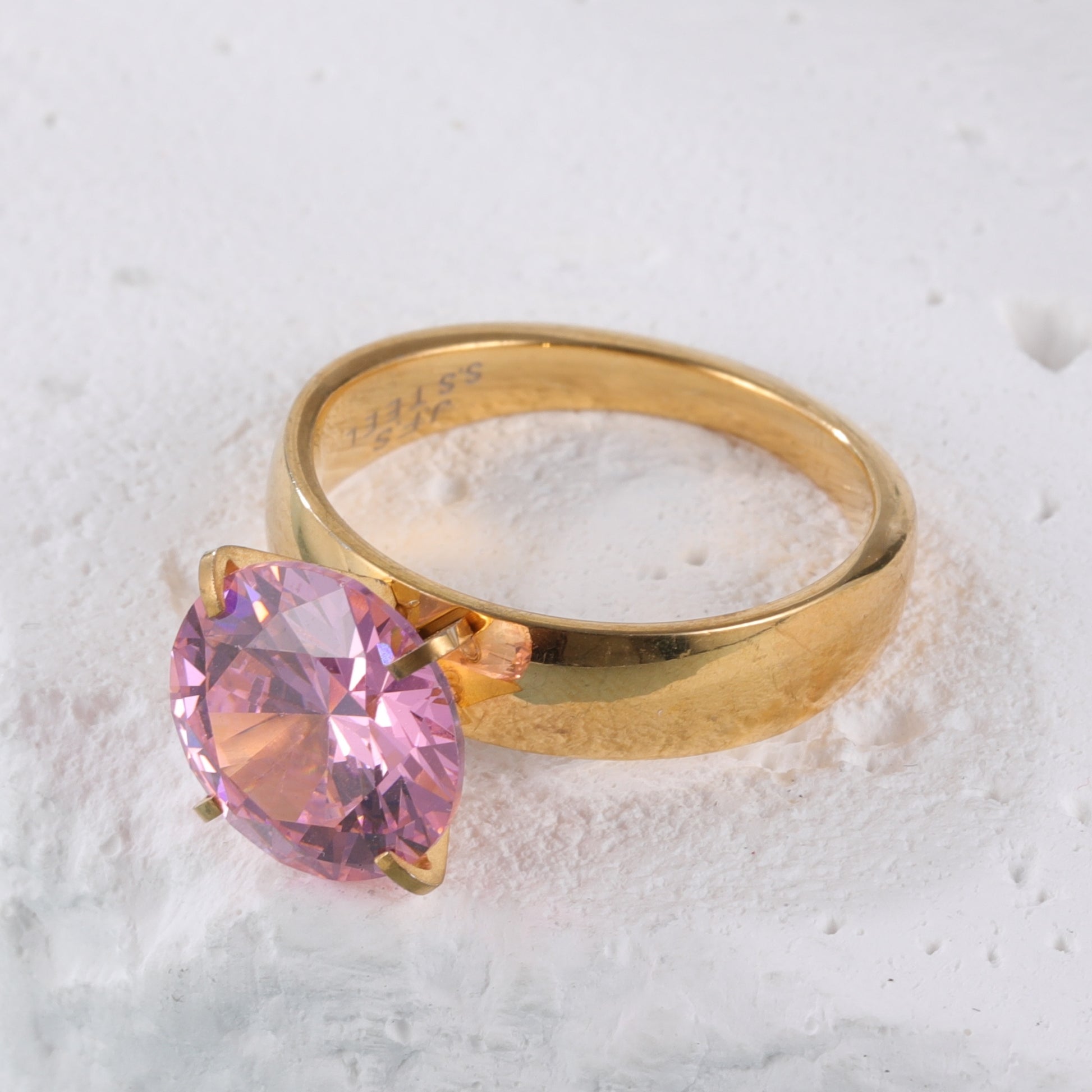 Stainless steel women's ring with large pink gemstone丨ST82