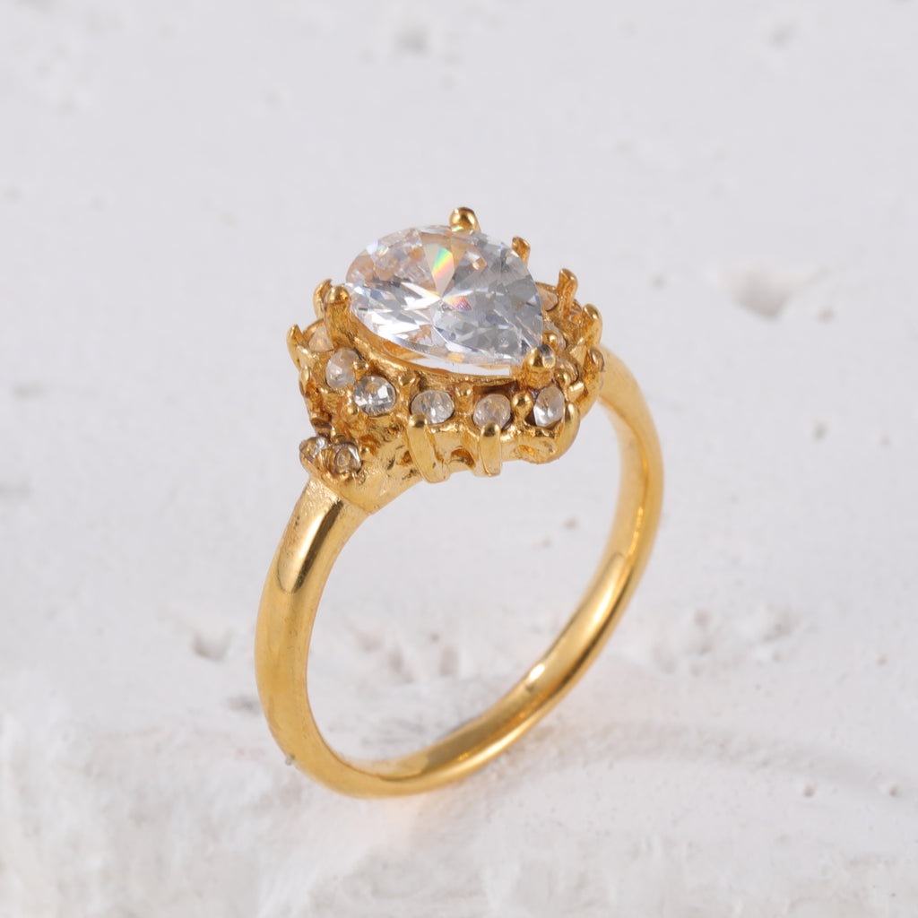 Classic Elegant Ring with Large Teardrop Crystal and Delicate Surrounding Small Crystals, Perfect Fashion Ring for Women, Ideal Gift