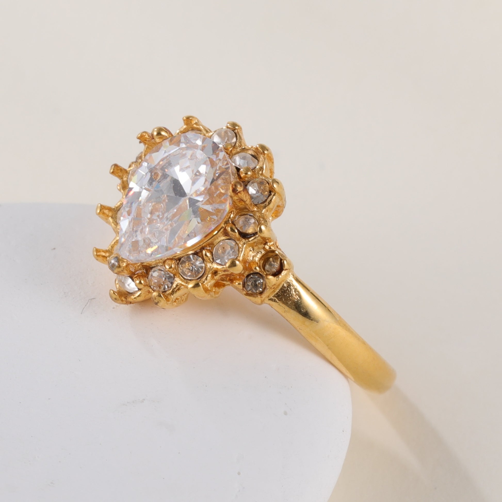 Classic Elegant Ring with Large Teardrop Crystal and Delicate Surrounding Small Crystals, Perfect Fashion Ring for Women, Ideal Gift