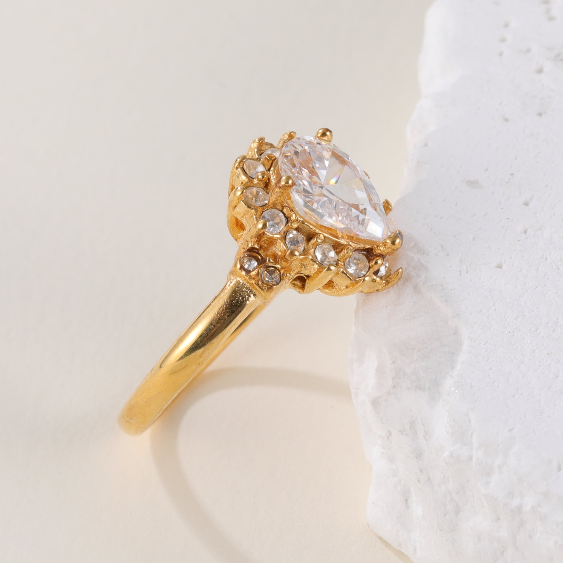 Classic Elegant Ring with Large Teardrop Crystal and Delicate Surrounding Small Crystals, Perfect Fashion Ring for Women, Ideal Gift