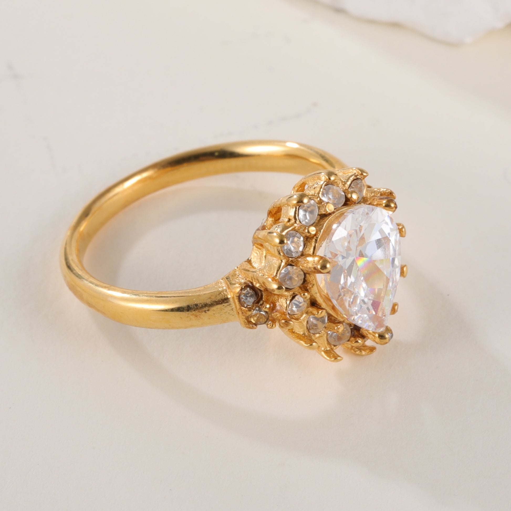 Classic Elegant Ring with Large Teardrop Crystal and Delicate Surrounding Small Crystals, Perfect Fashion Ring for Women, Ideal Gift