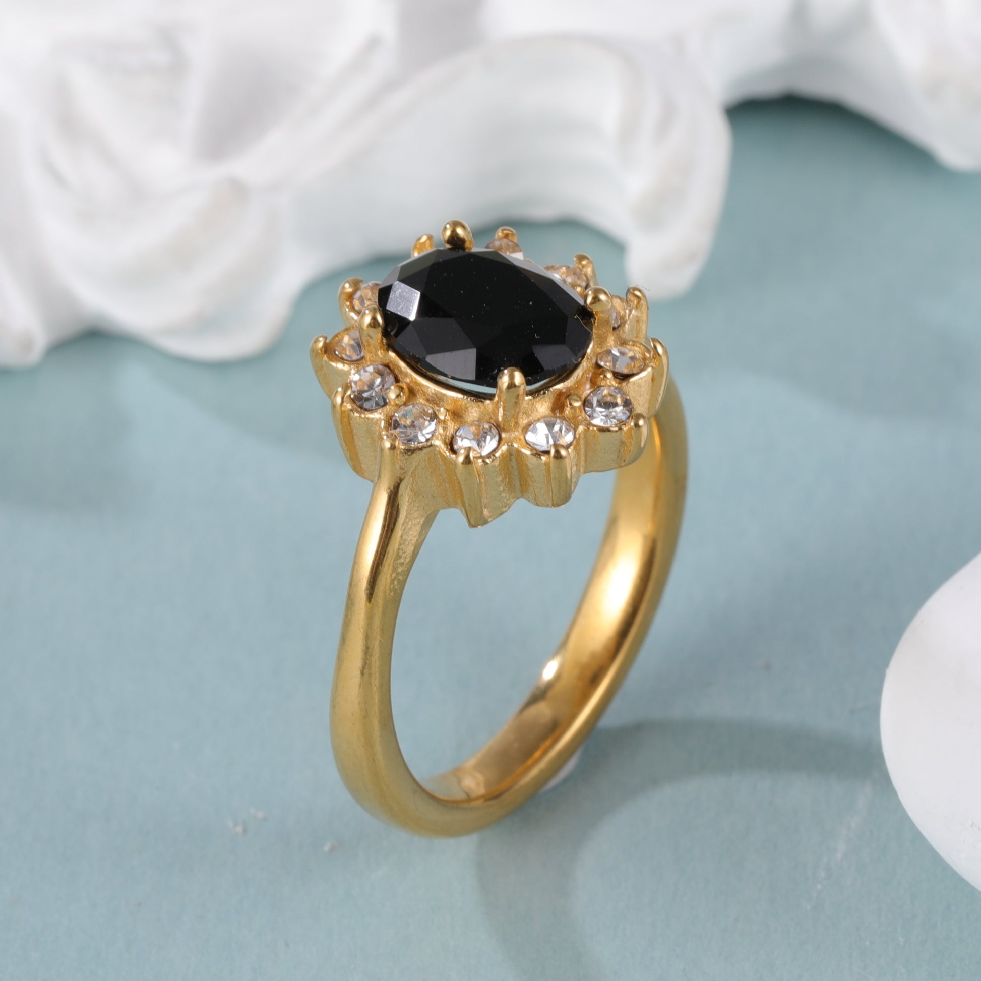 Classic Elegant Stainless Steel Ring with Black Gemstone and Clear Crystals, Exquisite Floral Setting, Perfect Fashion Ring for Women, Ideal Gift
