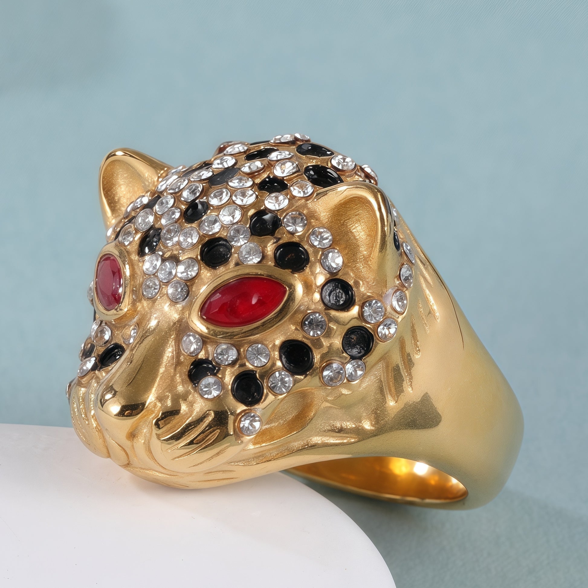 Panther Head Sparkle Design Gold Stainless Steel Ring with Red and Black Crystals, Unique Panther Head Shape, Stylish and Dynamic Ring, Perfect for Women, Ideal Gift