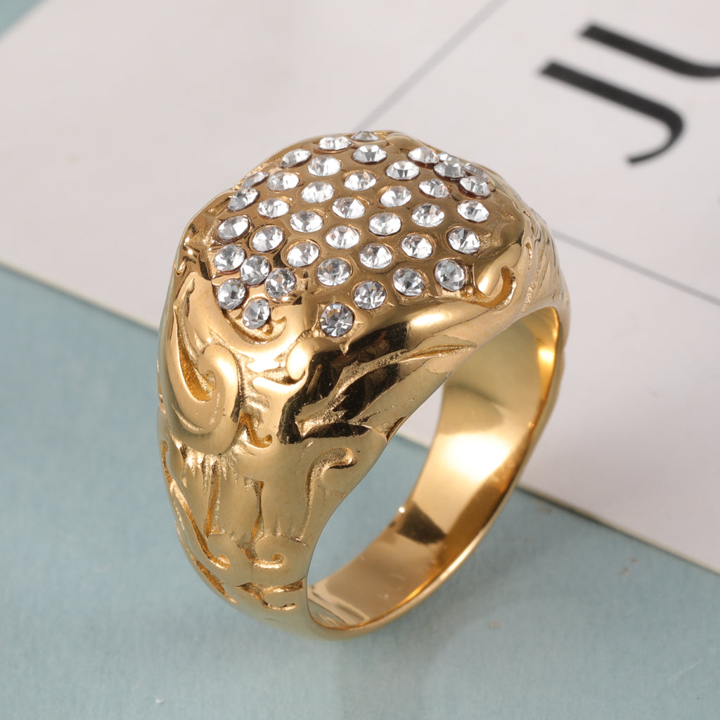 【Classic Luxurious Design】Gold Stainless Steel Ring with Sparkling Crystals and Intricate Carvings, Stylish and Elegant Style, Perfect Fashion Ring for Men/Women, Ideal Gift