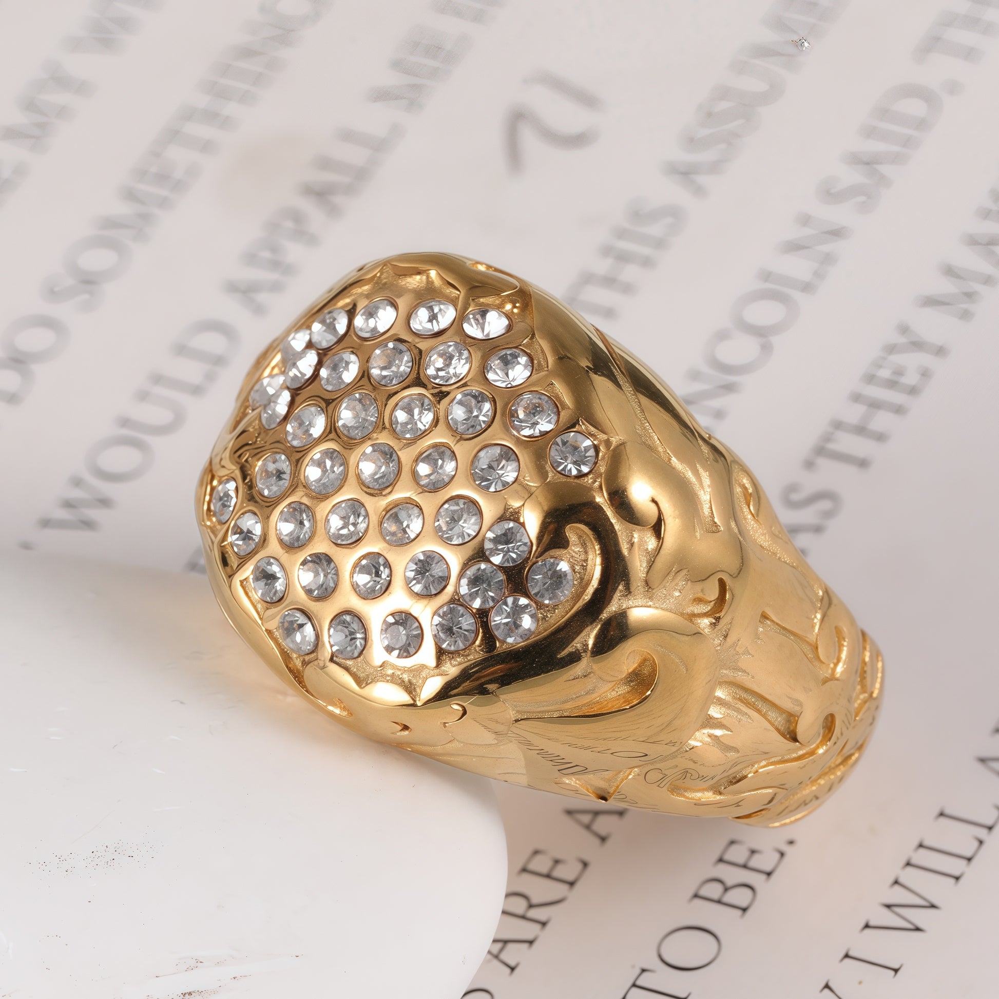 Luxury Design Gold Stainless Steel Ring With Sparkling Diamonds丨G005260