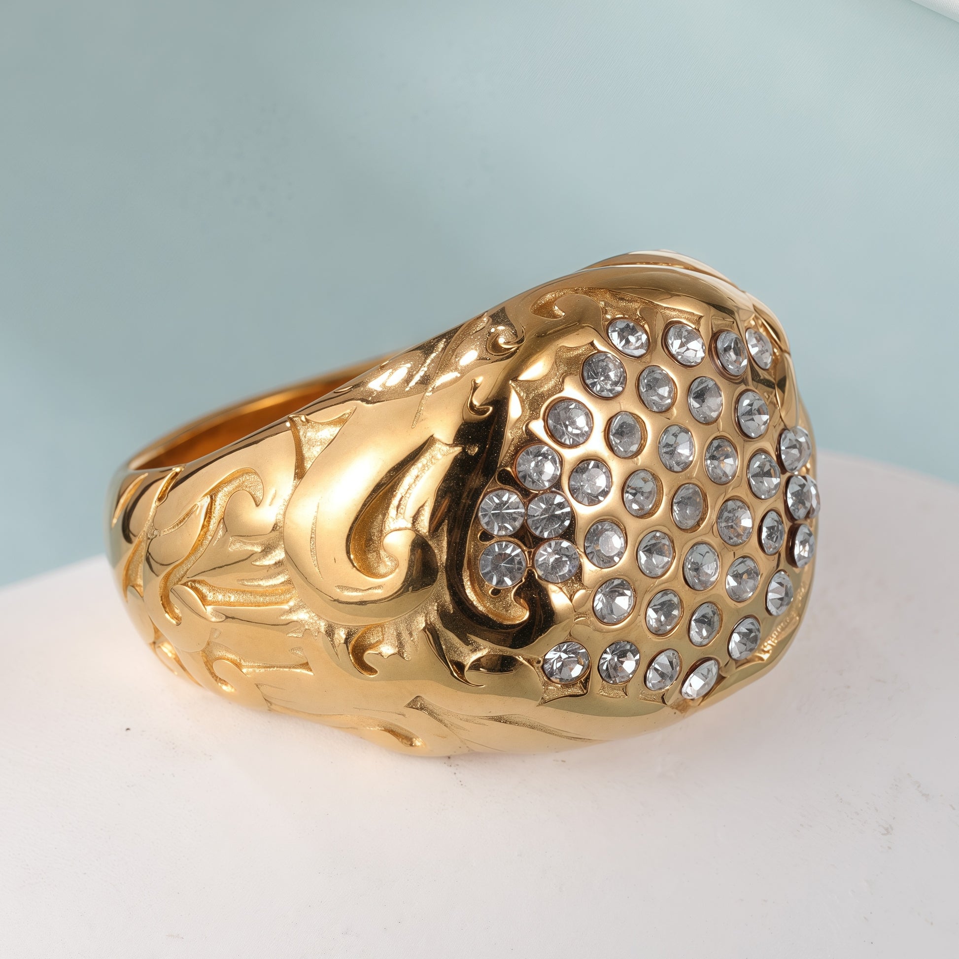 Luxury Design Gold Stainless Steel Ring With Sparkling Diamonds丨G005260