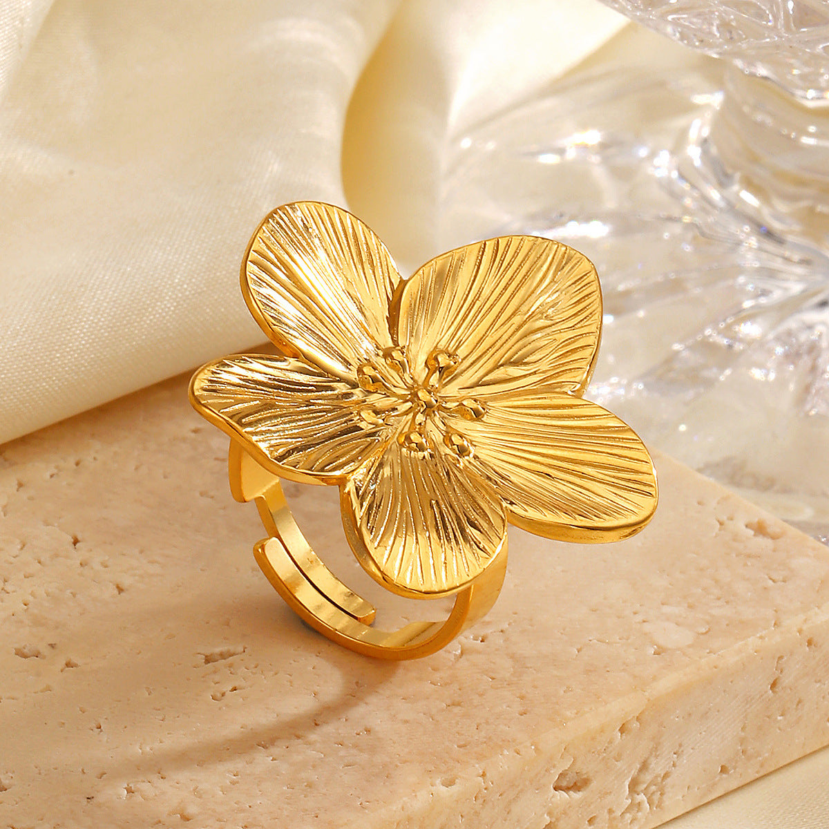 European and American Fashion Stainless Steel Flower Ring for Women | G005402