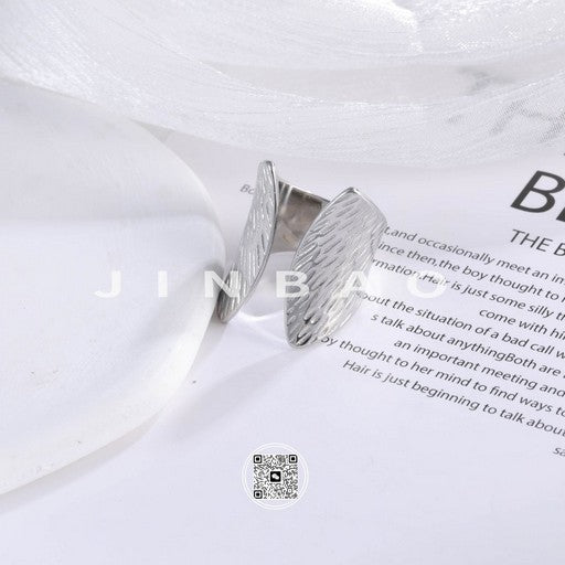 Contemporary Wave Design Stainless Steel Women Ring丨G004247