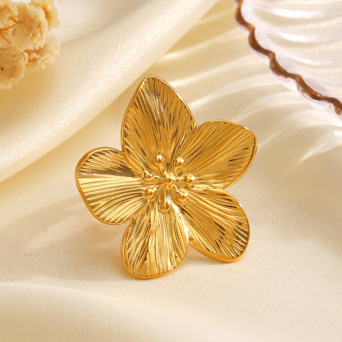 European and American Fashion Stainless Steel Flower Ring for Women | G005402