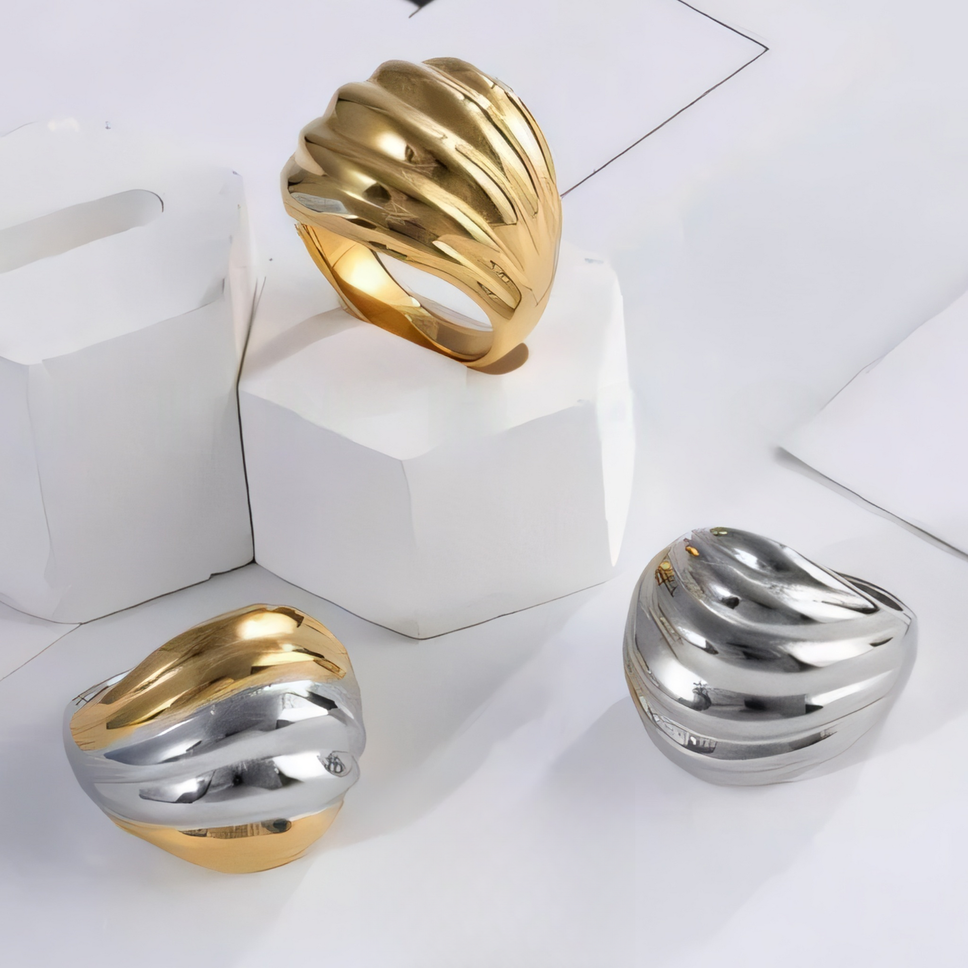 Luxury Gold Wave Shape Stainless Steel Ring for Women | ML053