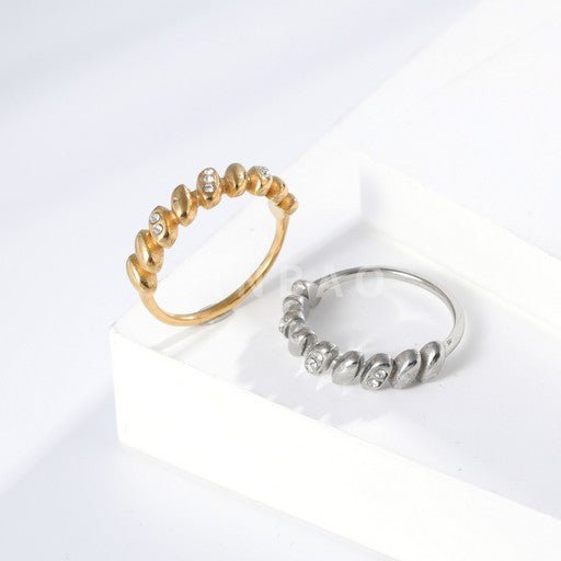 Minimalist Embedded Diamond Waterdrop Ring Women's Light Luxury Stainless Steel Band | N001503