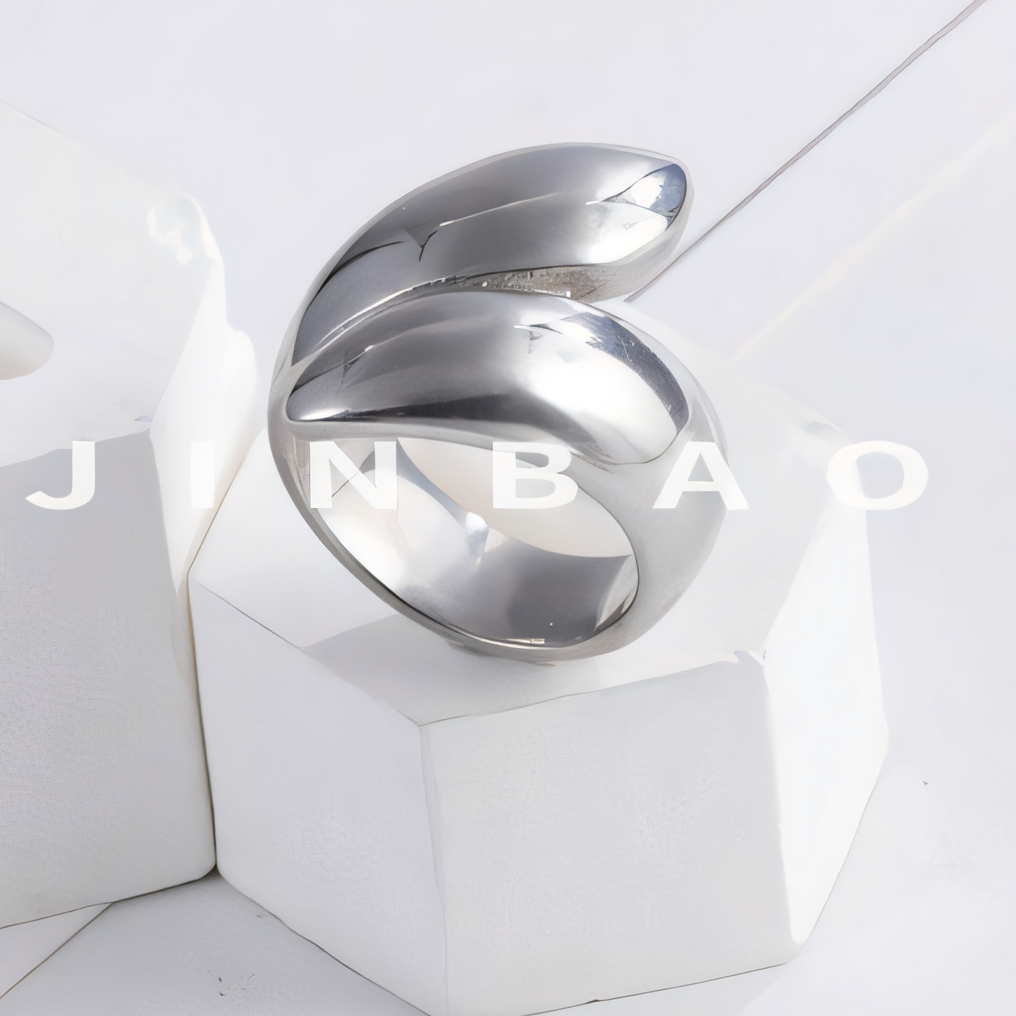 Minimalist Twisted Band Ring for Women | G002611
