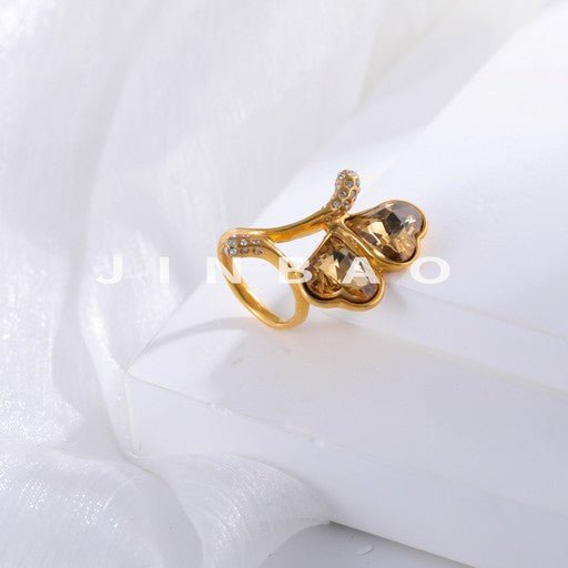 Romantic Heart-Shaped Crystal Ring Fashionable Golden Design for Women | G005451