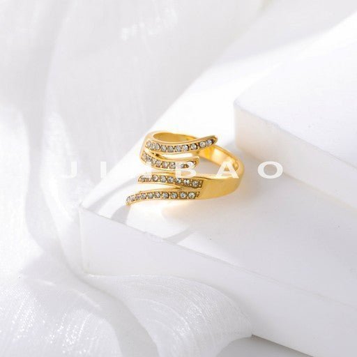 Wing-Shaped Golden Ring Crystal Inlaid Design for Women | N00417