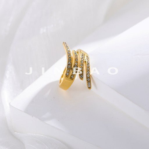 Wing-Shaped Golden Ring Crystal Inlaid Design for Women | N00417