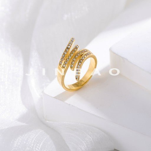 Wing-Shaped Golden Ring Crystal Inlaid Design for Women | N00417