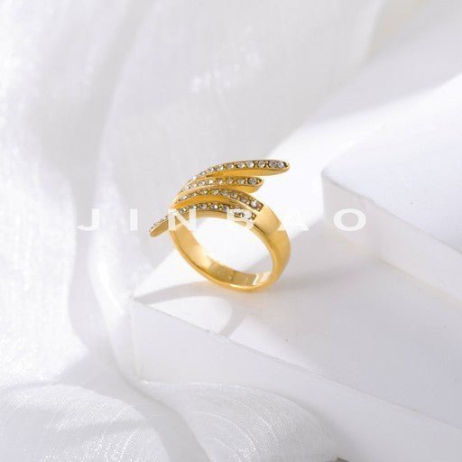 Wing-Shaped Golden Ring Crystal Inlaid Design for Women | N00417
